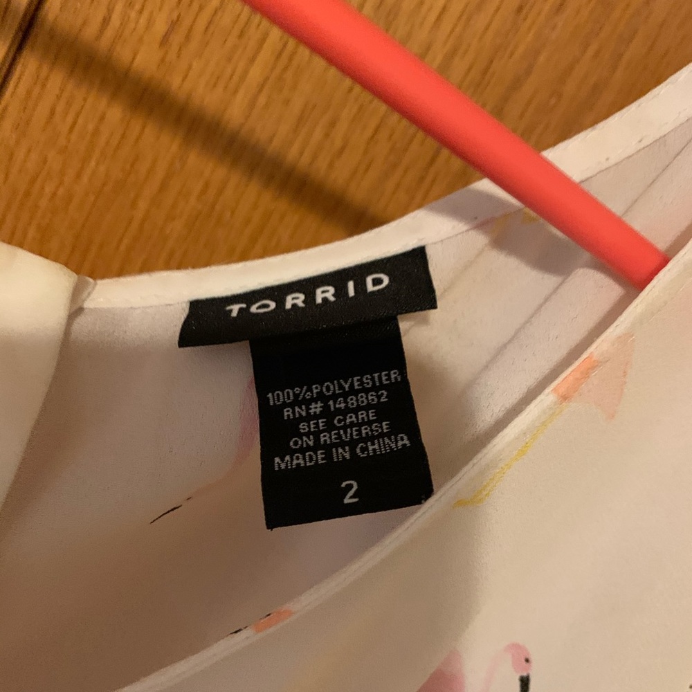 Torrid Flamingo Georgette Button Back - image 3